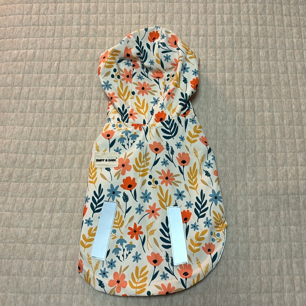 🌼 {FINAL SALE} Sniff & Bark Yellow Floral Reversible Zoomies Rain Vest™ - Picture 11 of 12